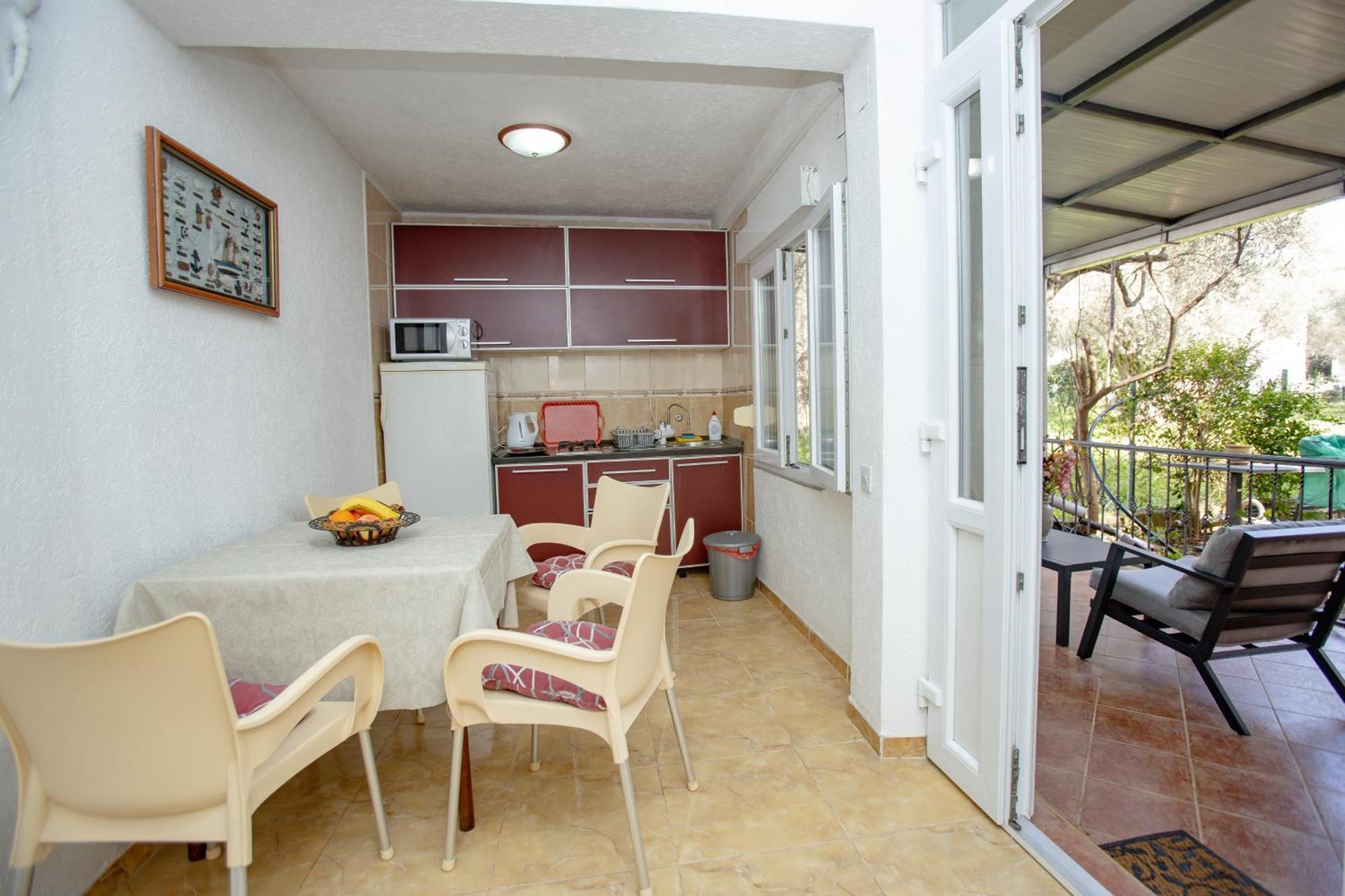 Apartments Oliva Утеха Екстериор снимка