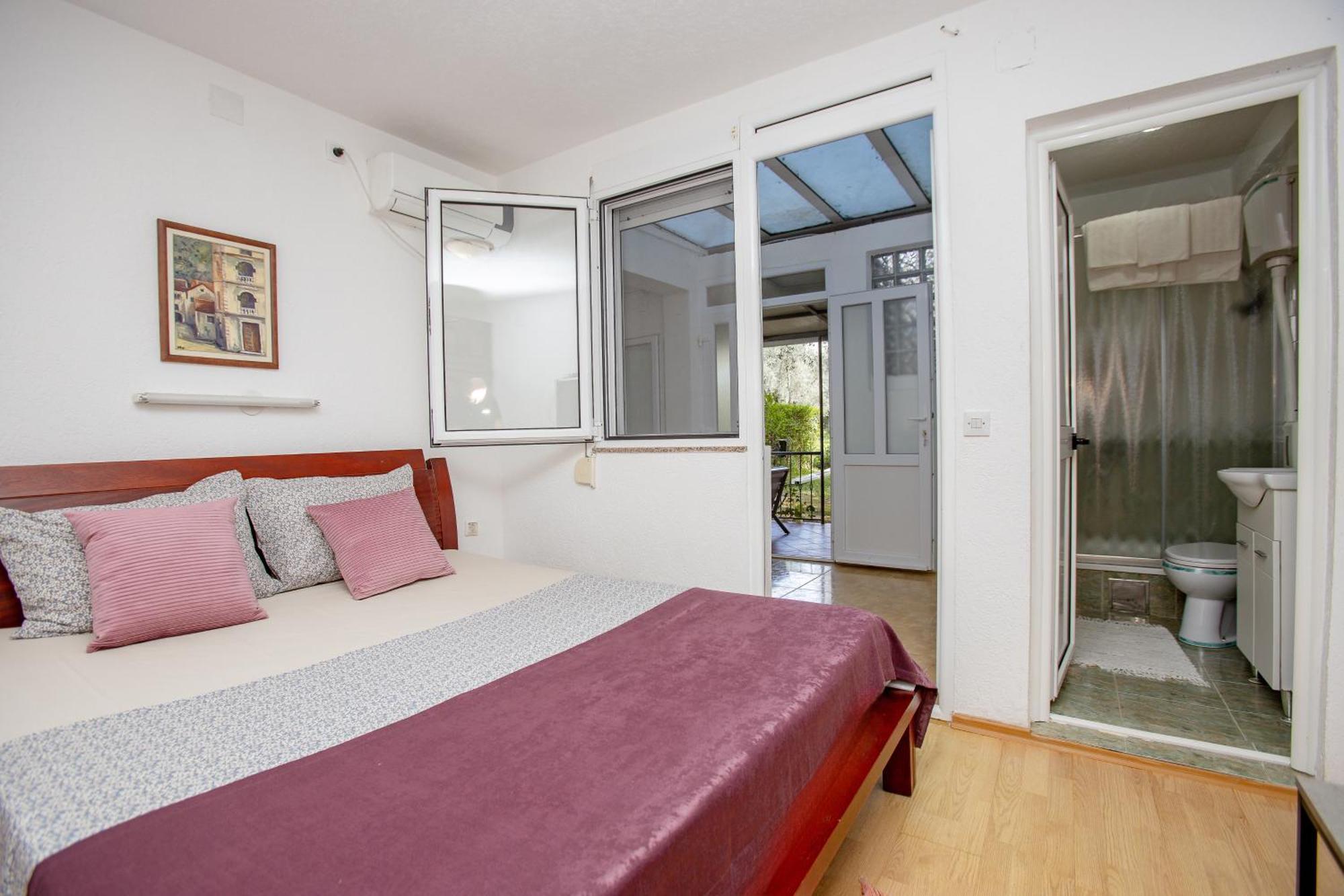 Apartments Oliva Утеха Екстериор снимка