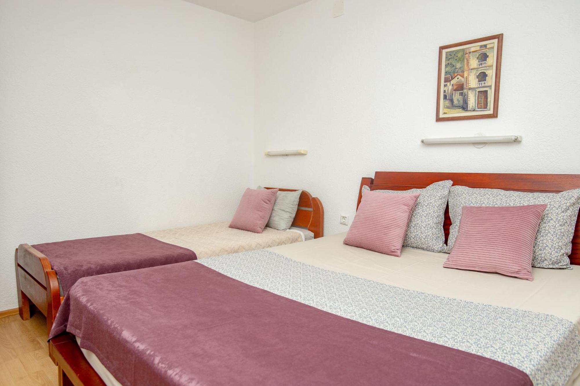 Apartments Oliva Утеха Екстериор снимка