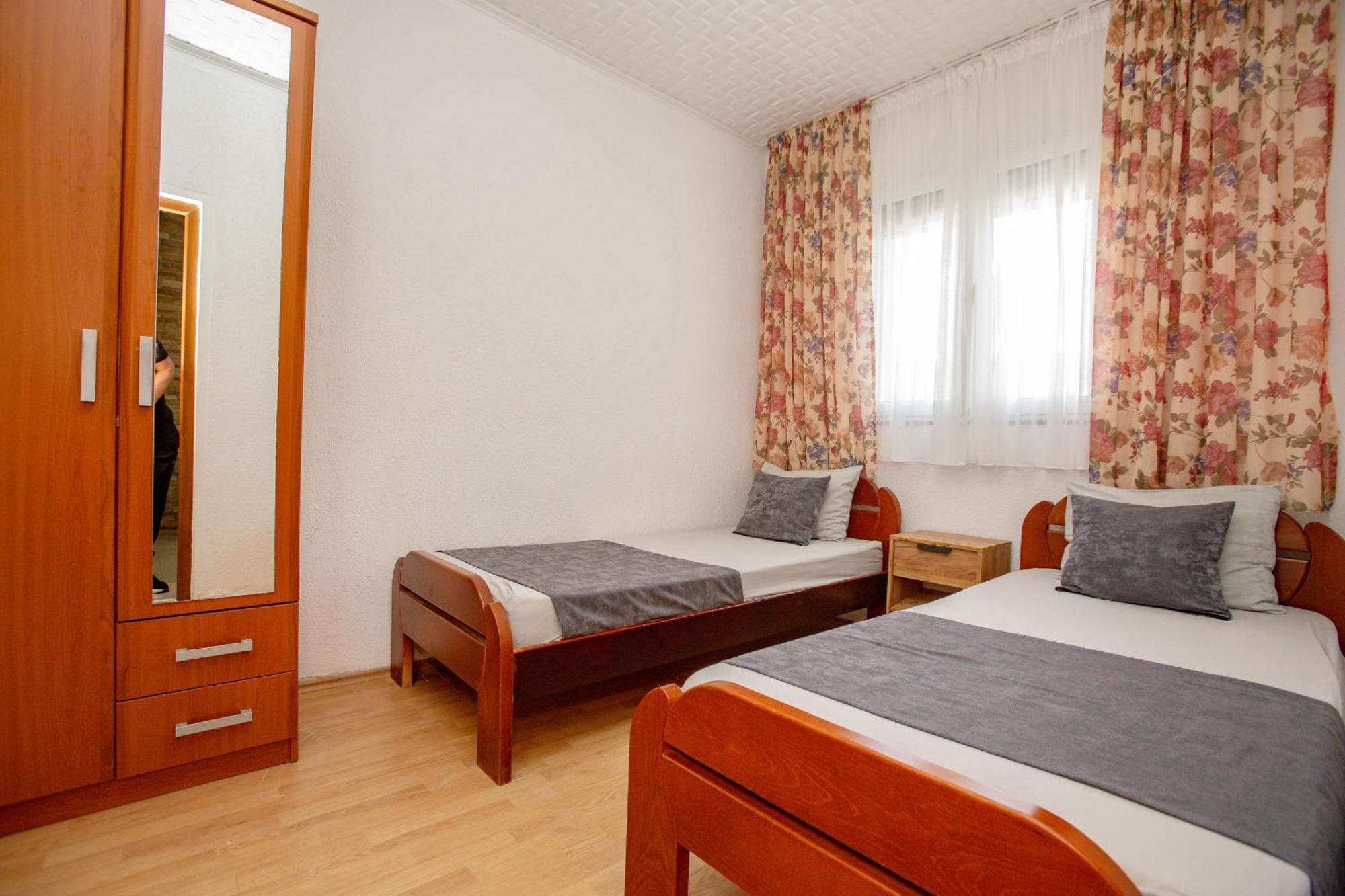 Apartments Oliva Утеха Екстериор снимка