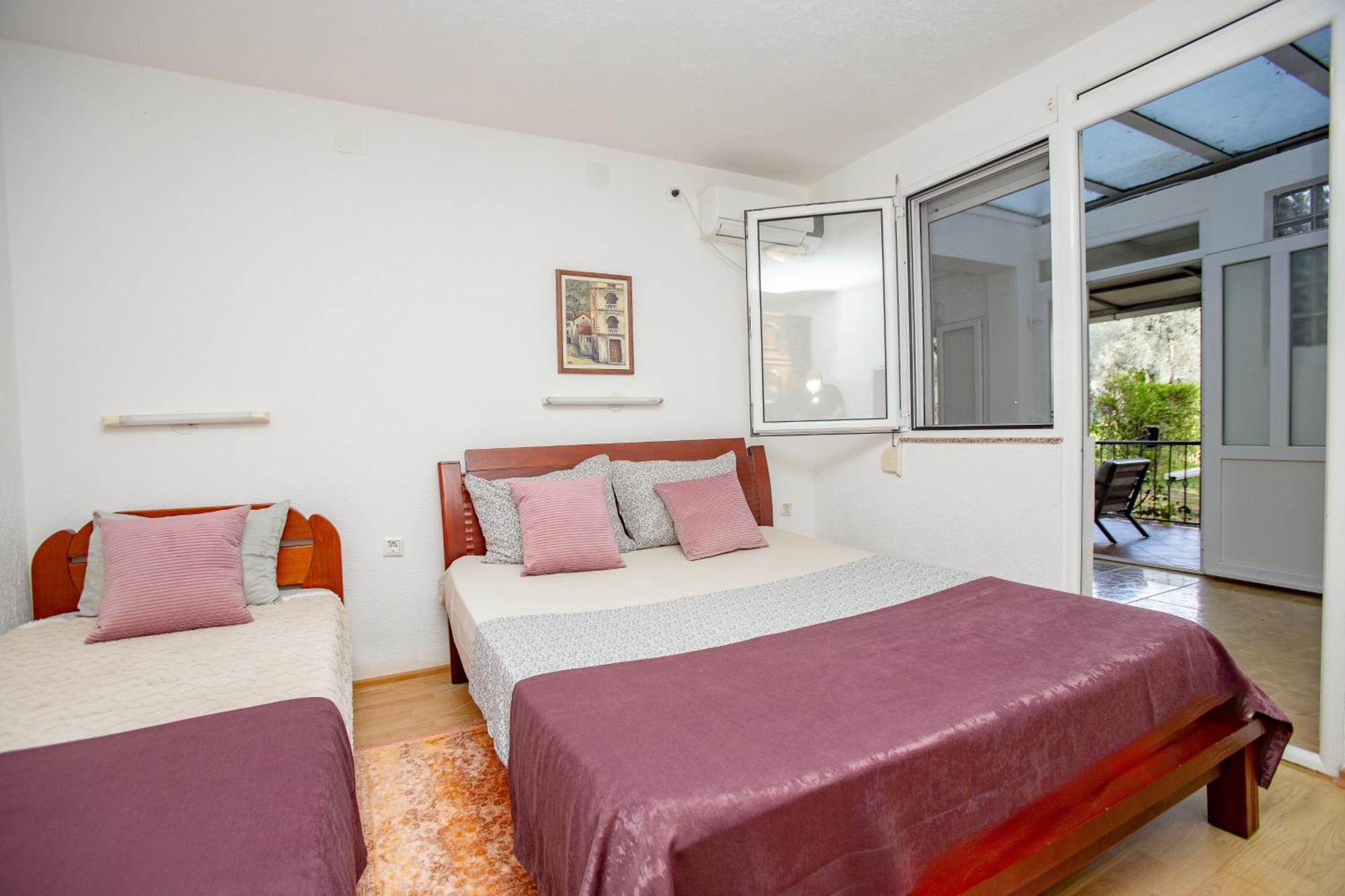 Apartments Oliva Утеха Екстериор снимка