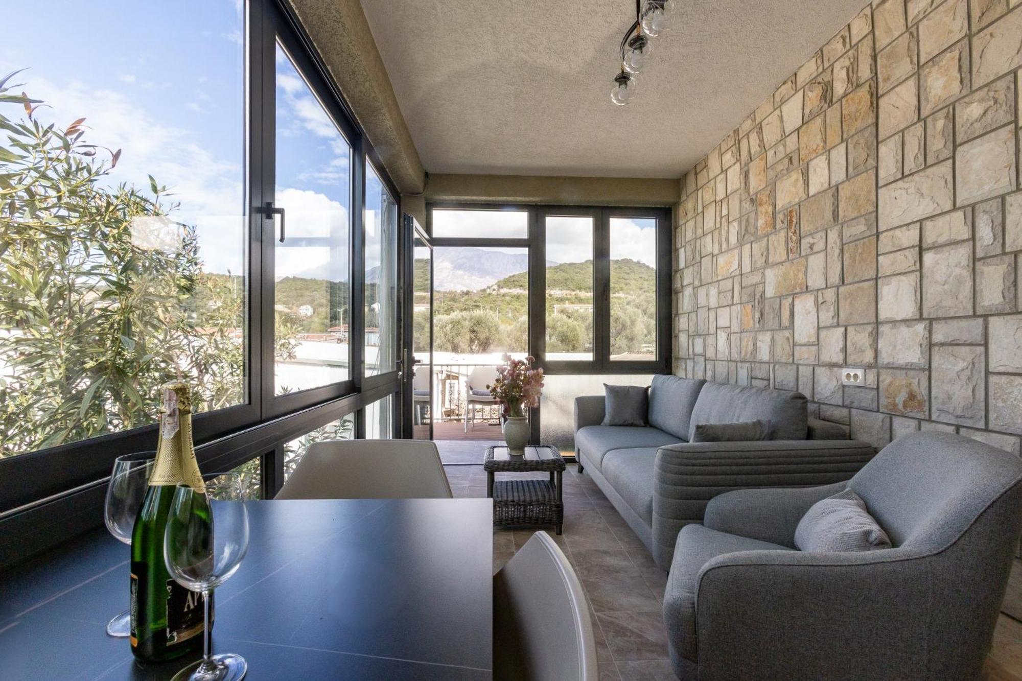 Apartments Oliva Утеха Екстериор снимка