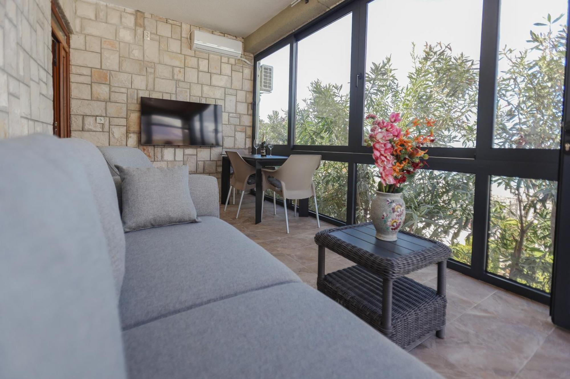 Apartments Oliva Утеха Екстериор снимка
