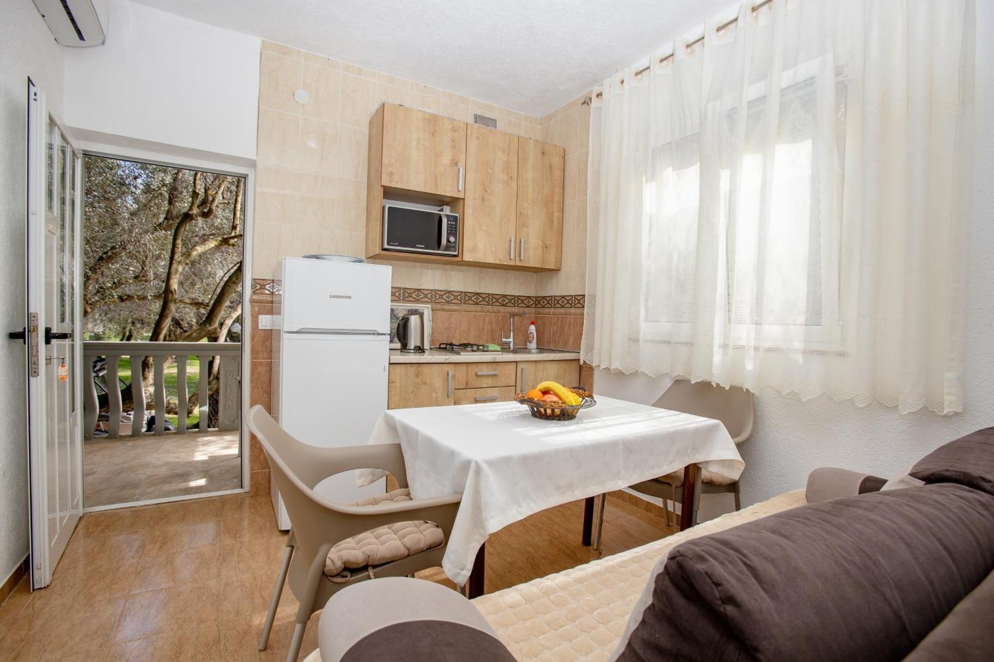 Apartments Oliva Утеха Екстериор снимка