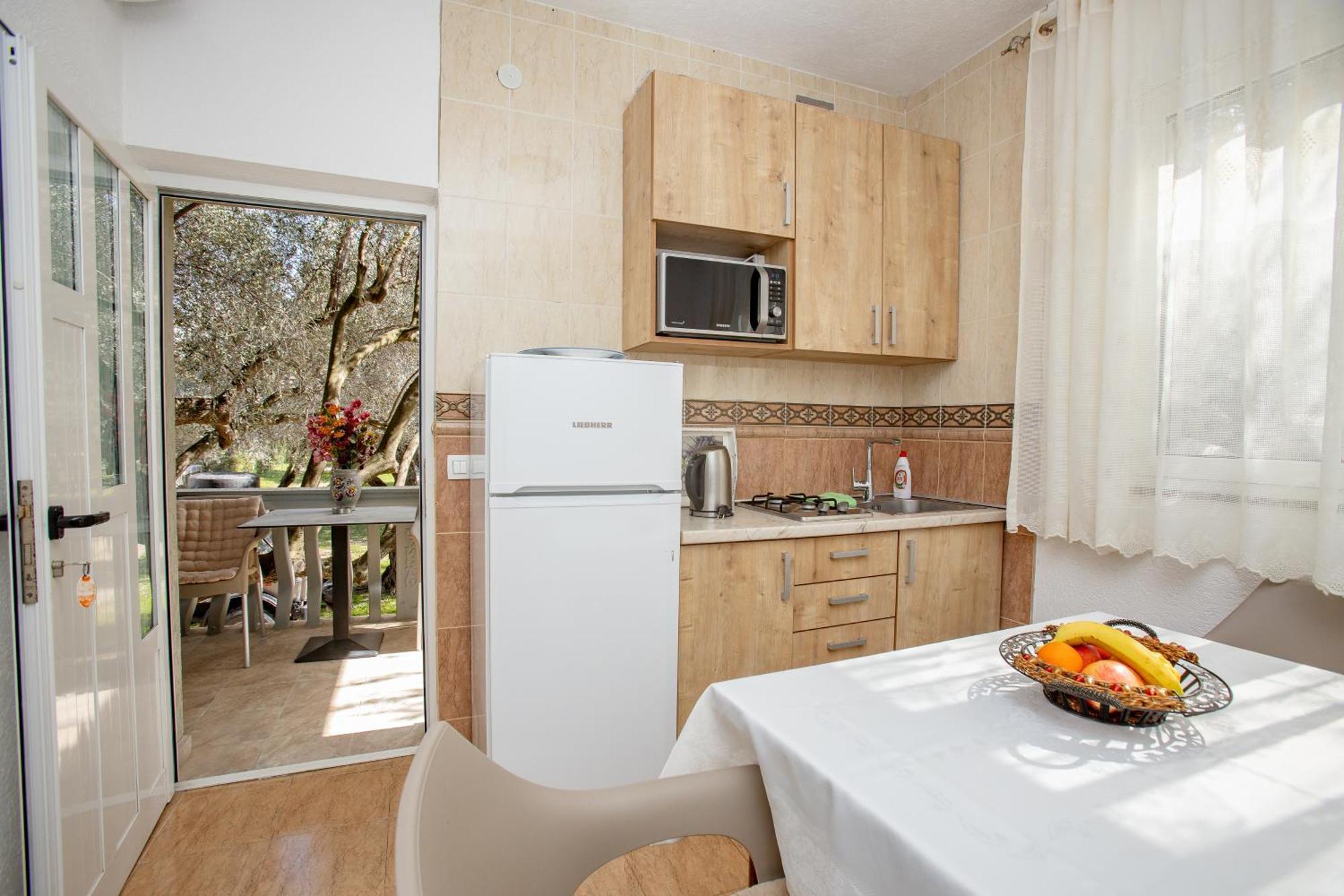 Apartments Oliva Утеха Екстериор снимка