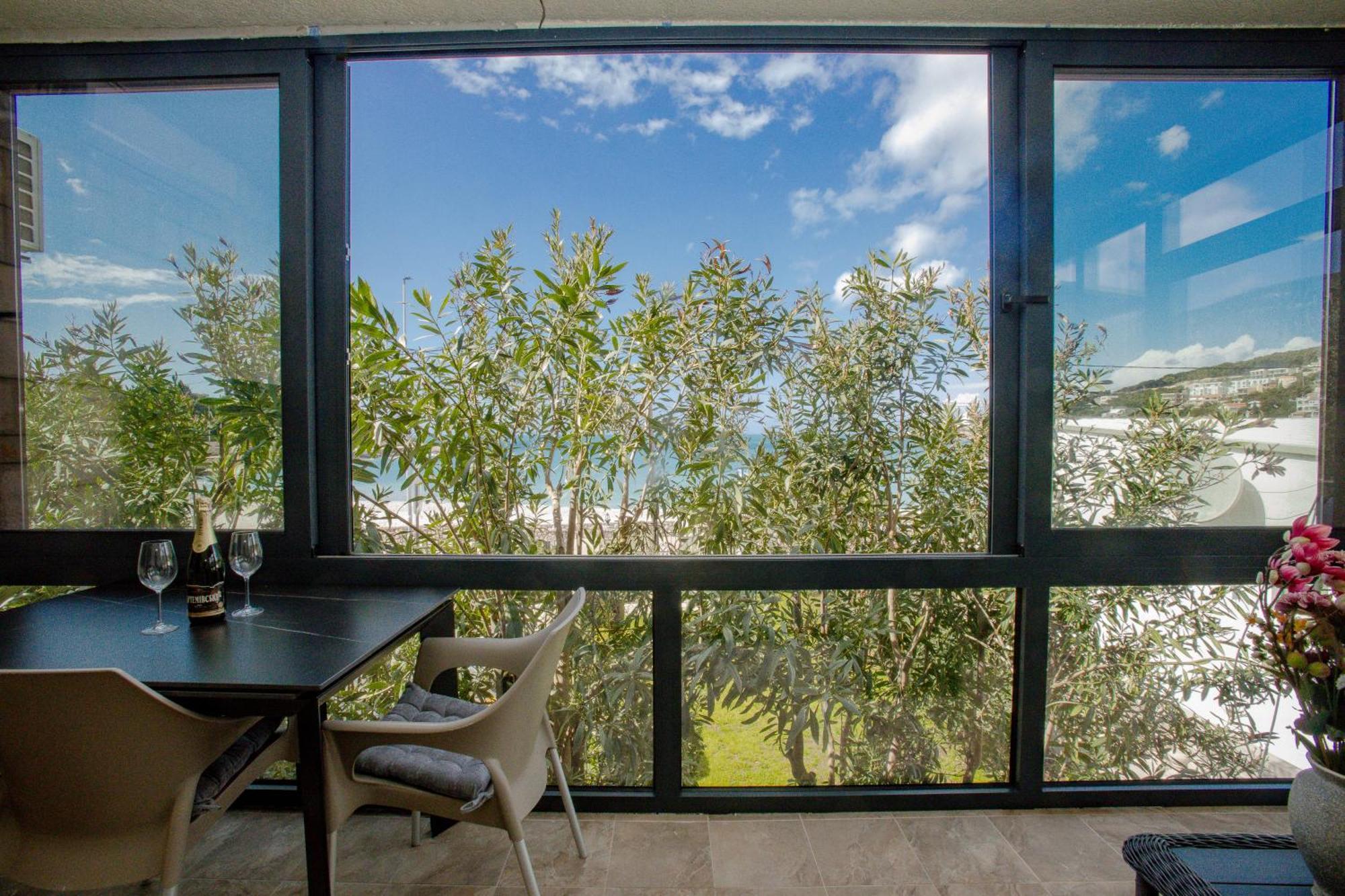 Apartments Oliva Утеха Екстериор снимка
