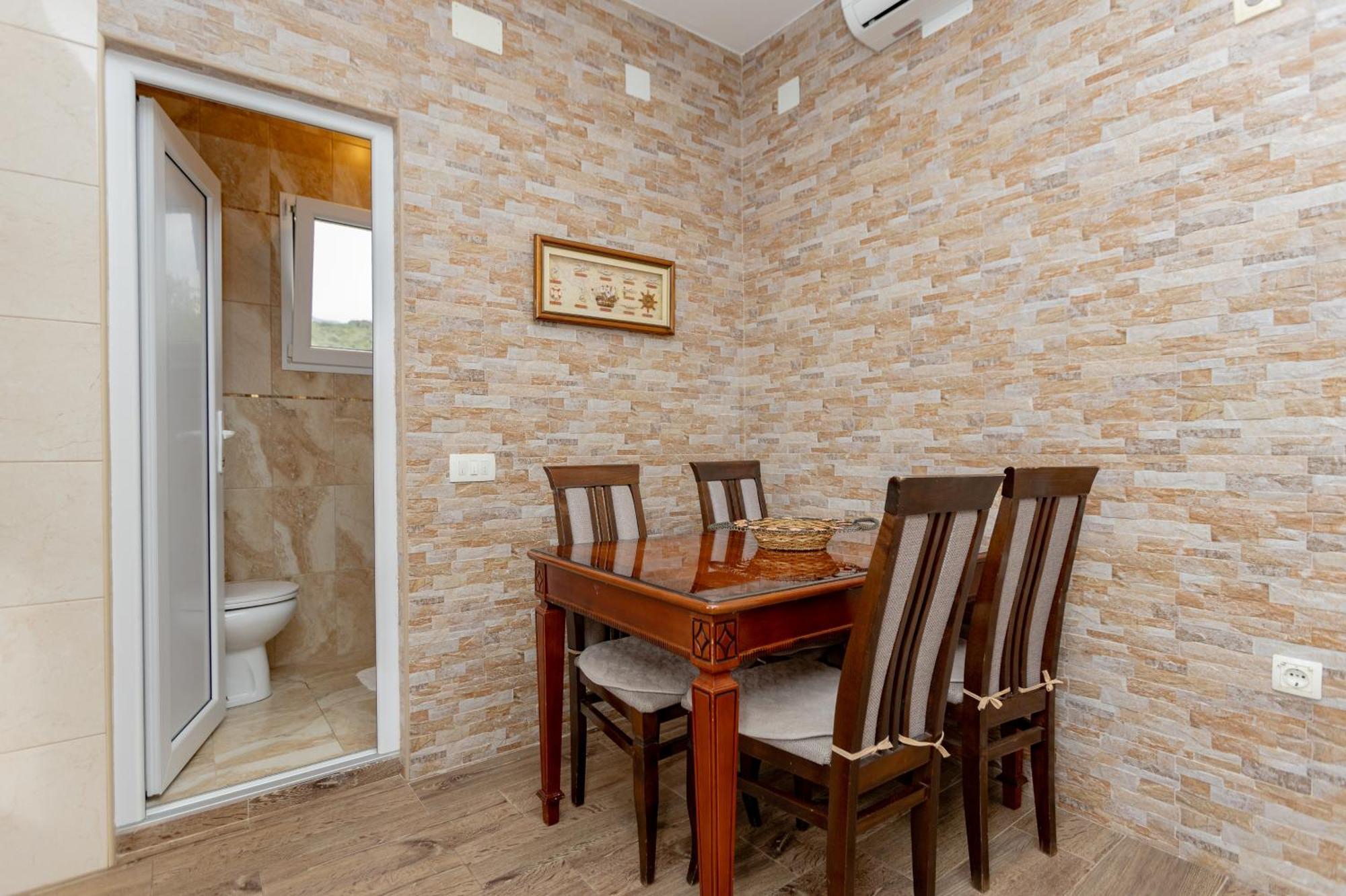 Apartments Oliva Утеха Екстериор снимка