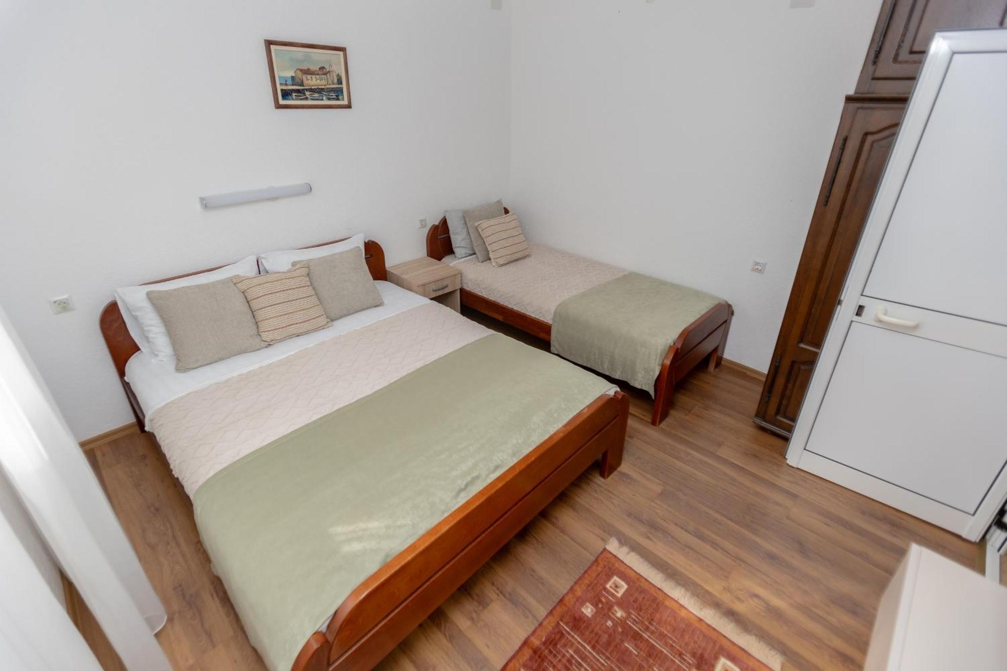 Apartments Oliva Утеха Екстериор снимка