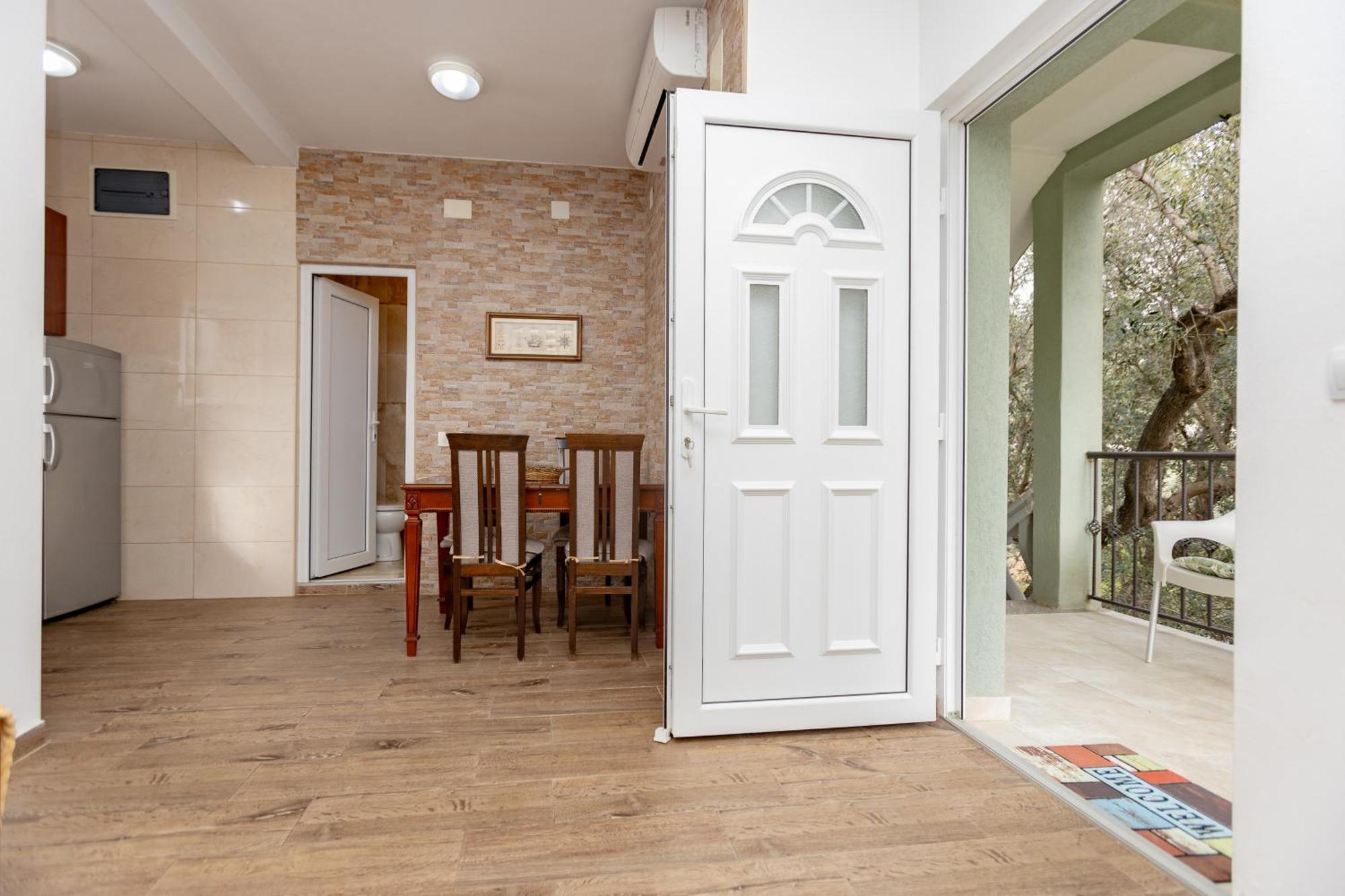 Apartments Oliva Утеха Екстериор снимка