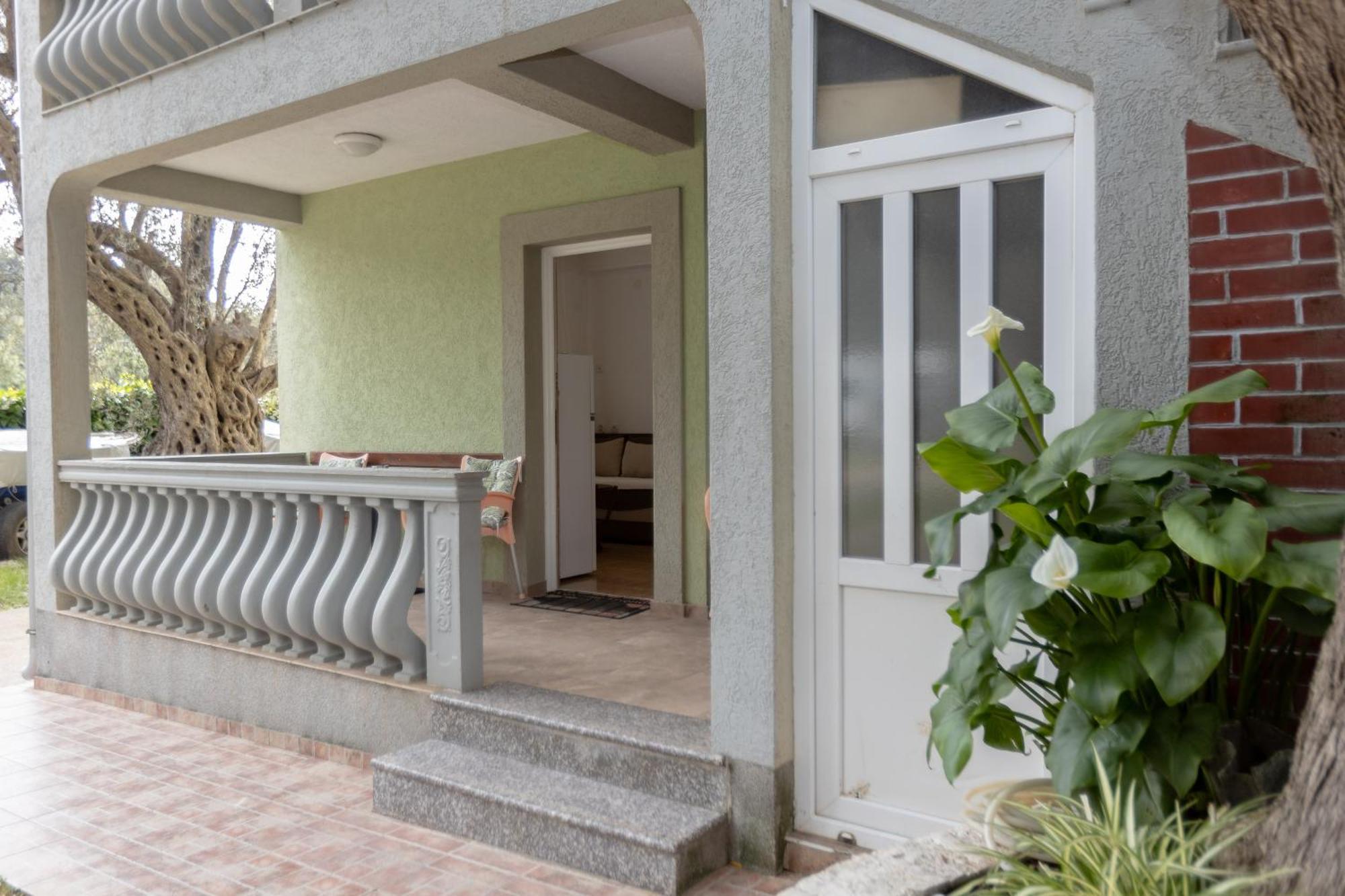 Apartments Oliva Утеха Екстериор снимка