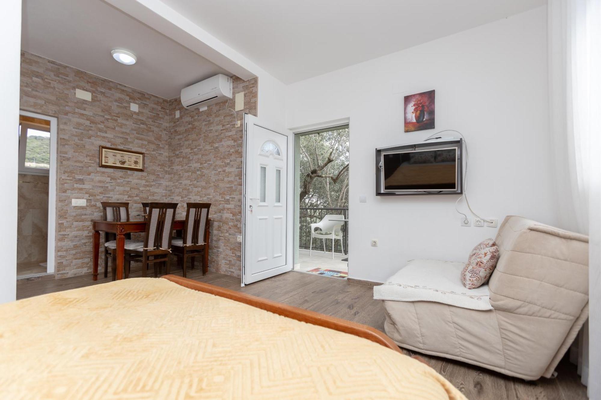Apartments Oliva Утеха Екстериор снимка