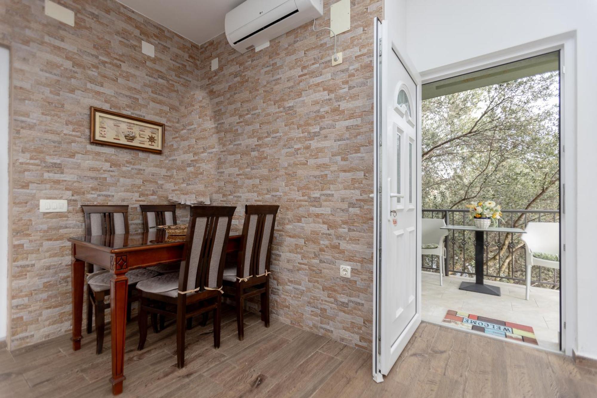Apartments Oliva Утеха Екстериор снимка